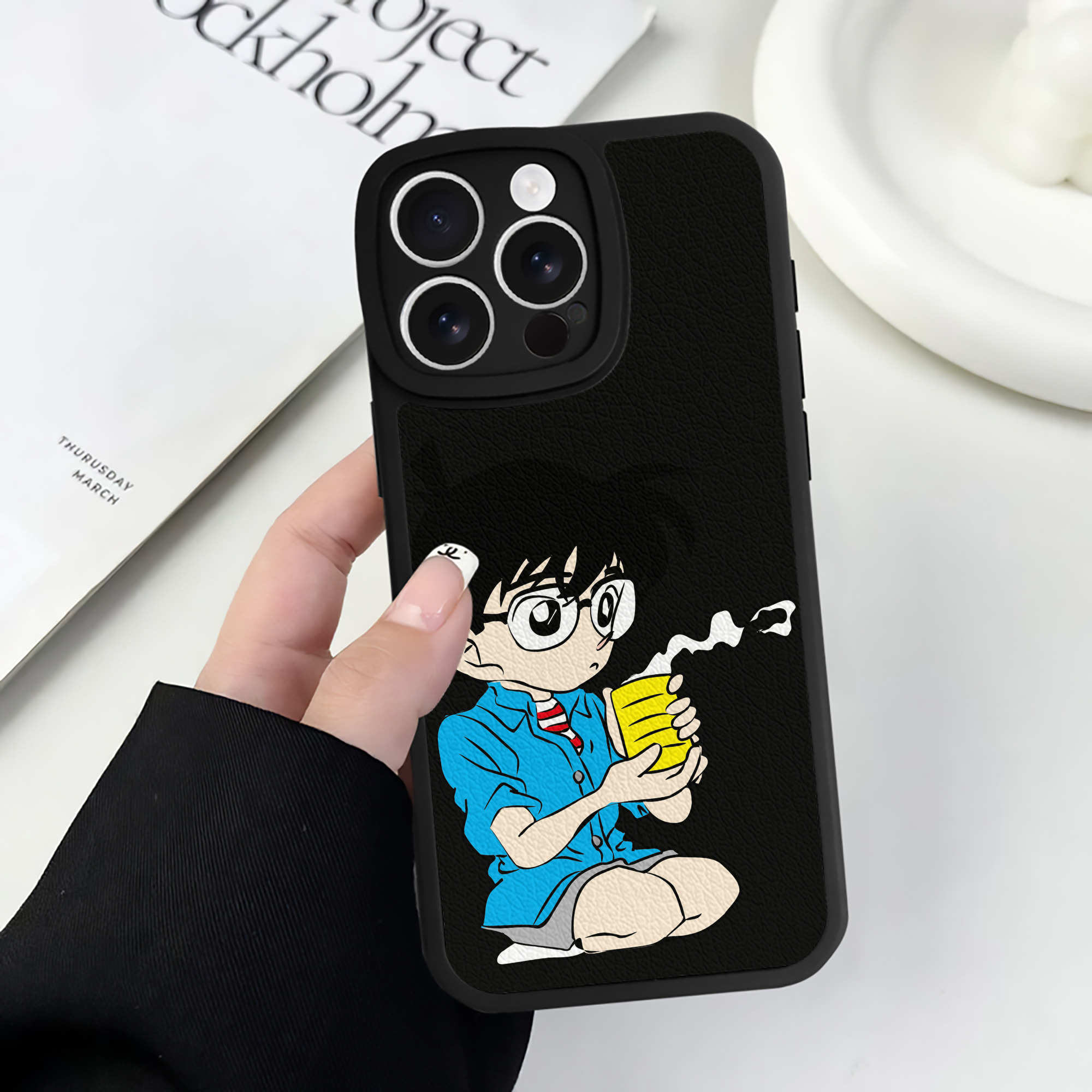 （画像用） 名探偵コナン 江戸川 コナン Detective Conan Conan Edogawa 【iPhone 16シリーズ対応】シリコンスマホケース（レザー調） 材質：シリコン